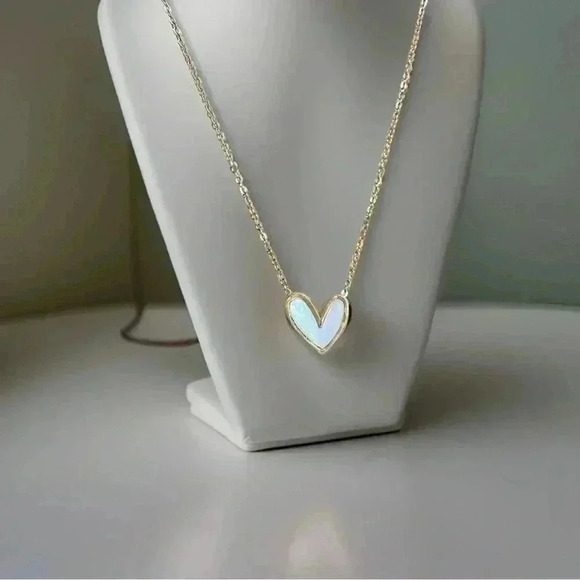 Sweetheart Golden Edge White Heart Pendant Necklace - Picture 4 of 7